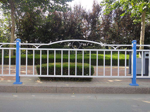 交通護(hù)欄06 交通護(hù)欄06