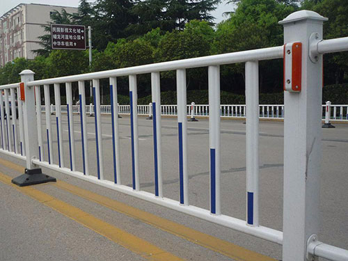 道路中央隔離護(hù)欄 道路中央隔離護(hù)欄